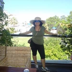 Meet your Posher, Leyla